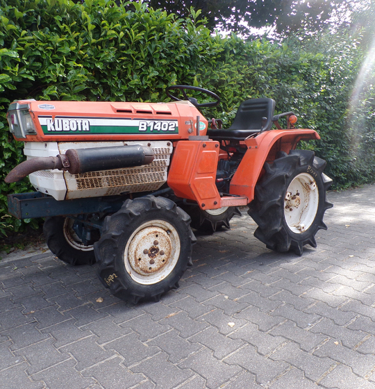 Kubota B1402