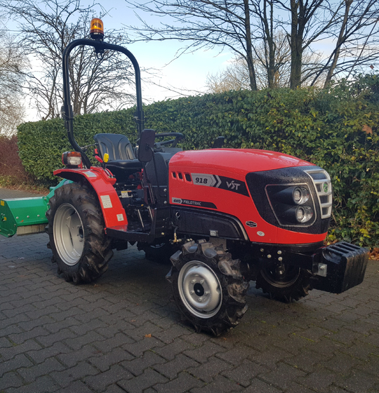 Fieldtrac 918 mit Schlegelmäher