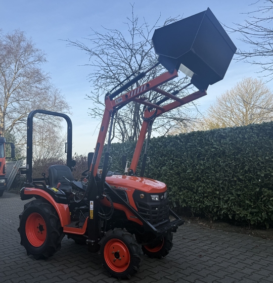 Hinomoto HM3020 mit Frontlader
