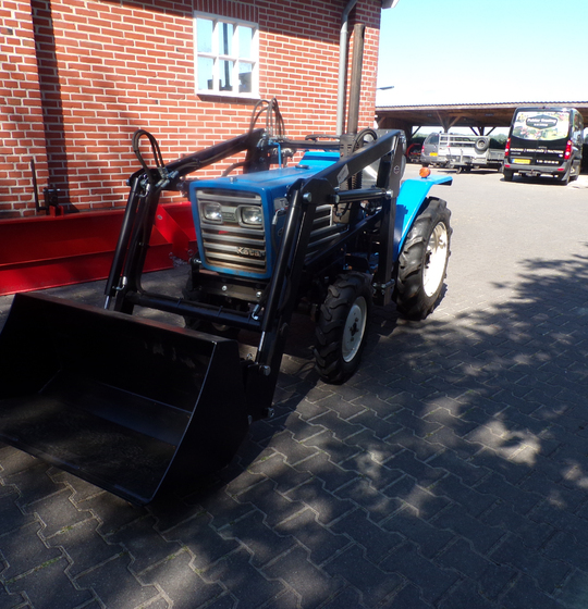 Iseki TU1500 mit Frontlader