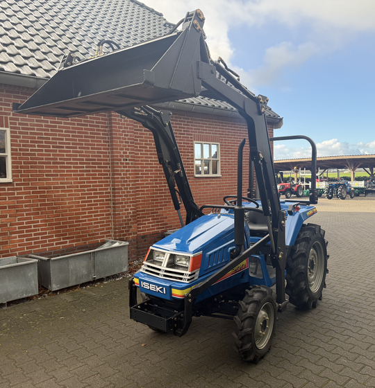 Winterangebot Iseki TU200 mit Frontlader ab 125 € pro Monat.