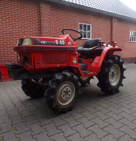 Kubota B-40