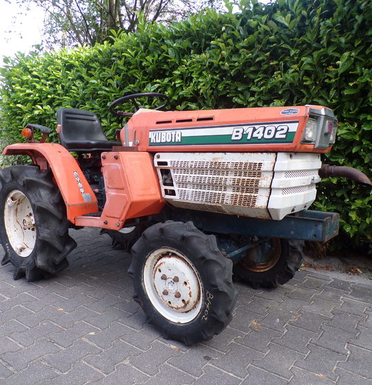 Kubota B1402