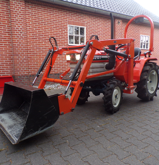 Kubota B1502DT mit Frontlader ab 90€ pro Monat.
