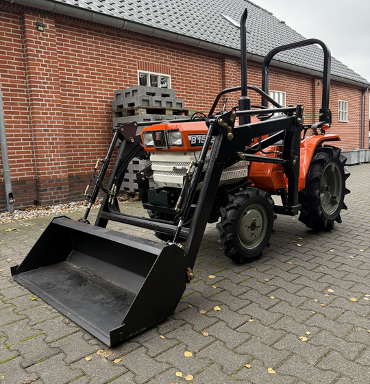 Kubota B1502DT mit Frontlader ab 125 € pro Monat.