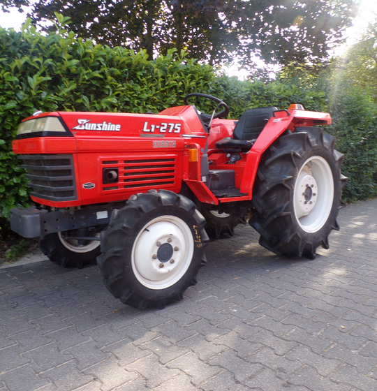 Kubota L1-275