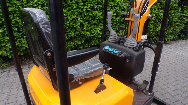 Minibagger K008
