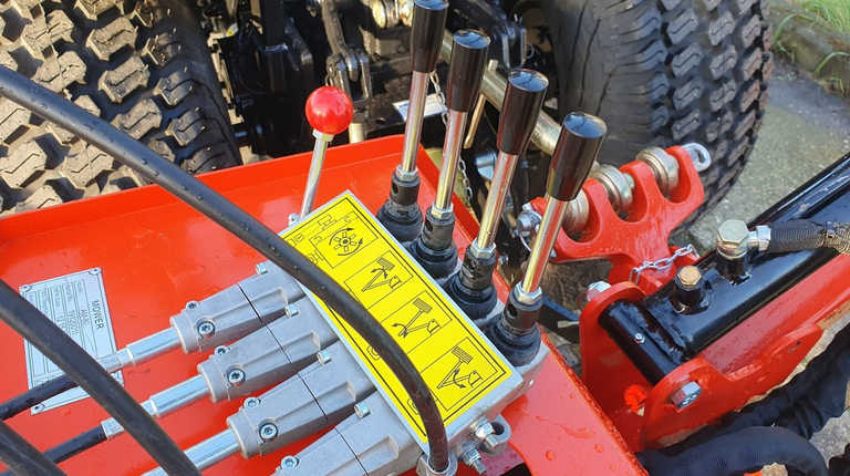 Kraffter Auslegemulcher 270 mit Schlegelmähkorb 80 cm