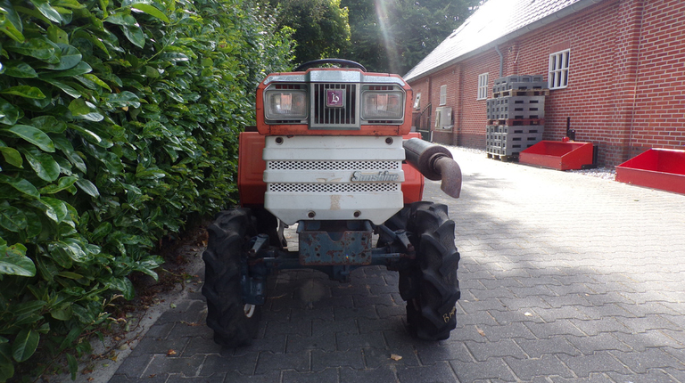 Kubota B1402