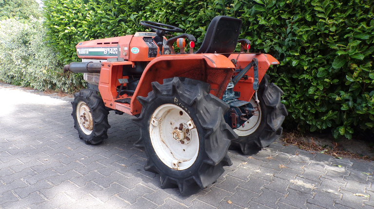 Kubota B1402