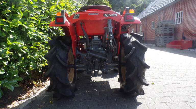 Kubota B40