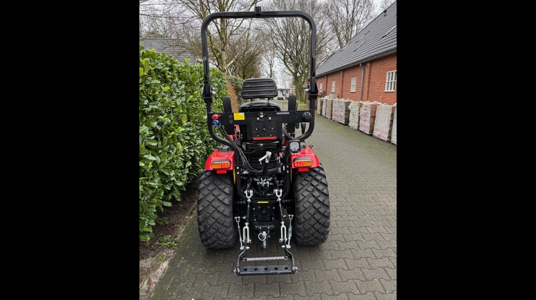 Captain D263 H, mit Frontlader bereits ab 220 € pro Monat.