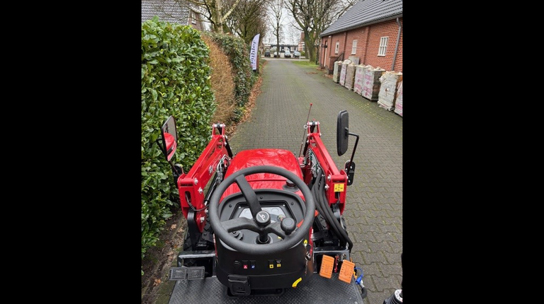 Captain D263 H, mit Frontlader bereits ab 220 € pro Monat.