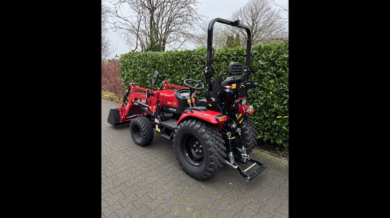 Captain D263 H, mit Frontlader bereits ab 220 € pro Monat.