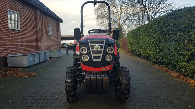 Fieldtrac 918 mit Schlegelmäher