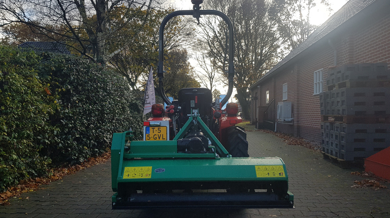 Fieldtrac 918 mit Schlegelmäher