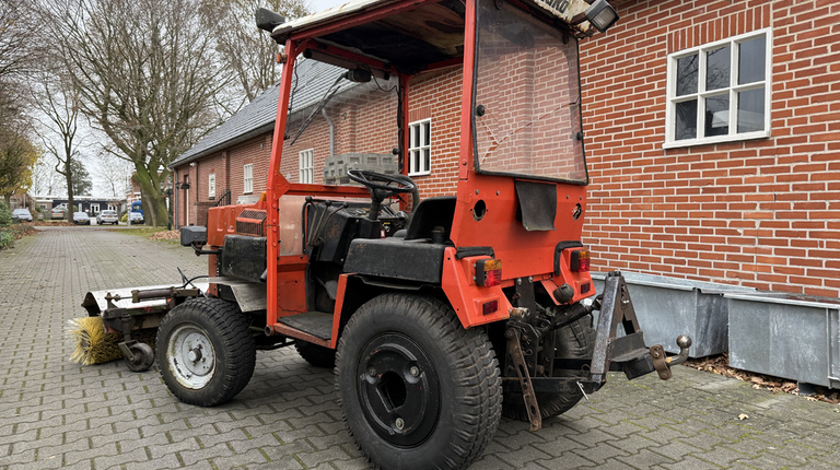 Hako 3800D Hydrostat mit hydraulischer Kehrbürste