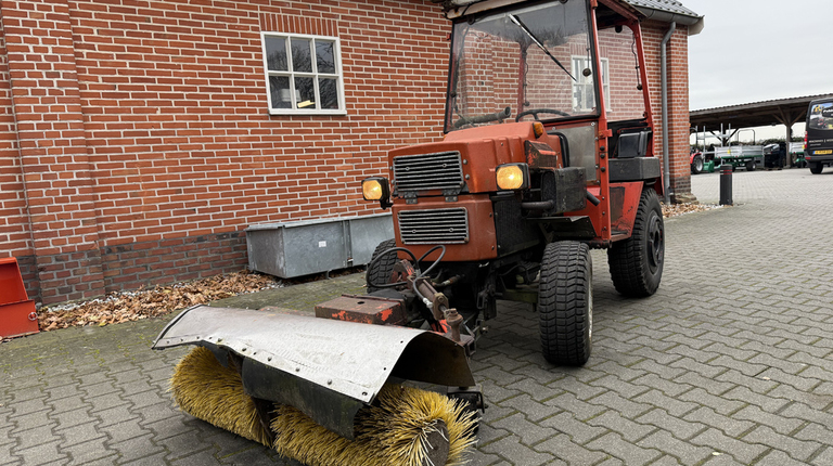 Hako 3800D Hydrostat mit hydraulischer Kehrbürste