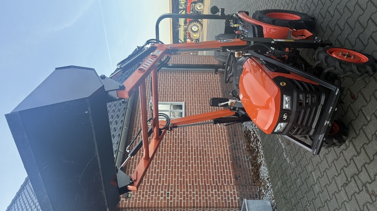 Hinomoto HM3020 mit Frontlader