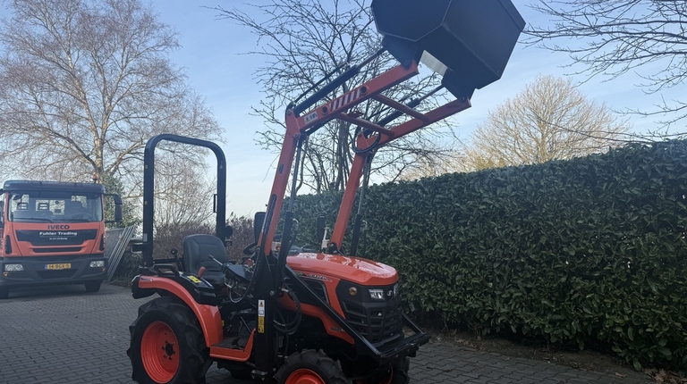 Hinomoto HM3020 mit Frontlader
