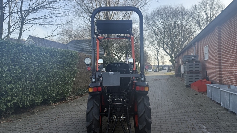 Hinomoto HM3020 mit Frontlader