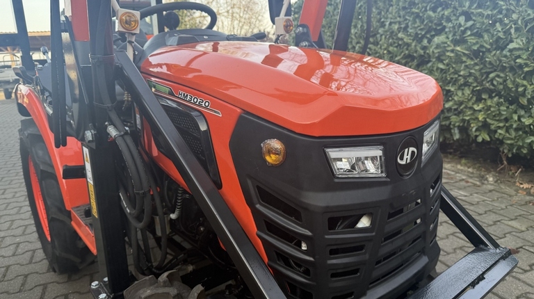 Hinomoto HM3020 mit Frontlader