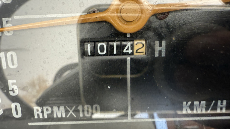 Iseki TU200 mit Frontlader ab 125€ pro Monat.