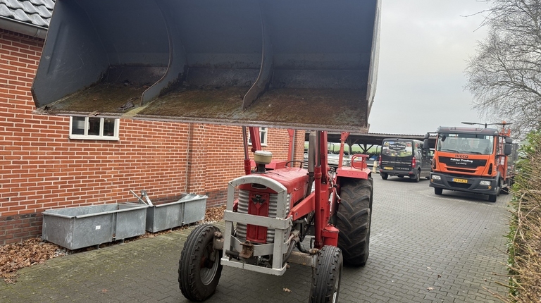Massey Ferguson 65 mit Frontlader