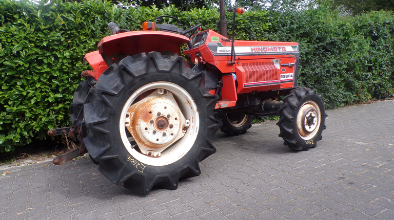 Hinomoto E2604