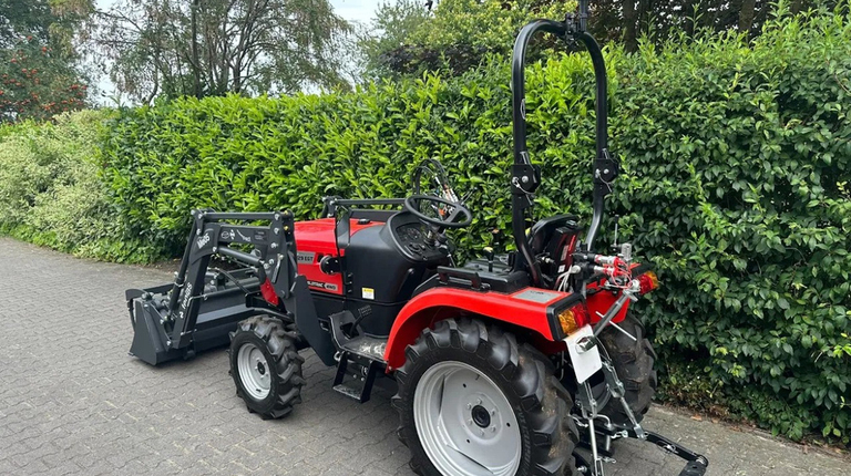 Fieldtrac 929EGT, mit Frontlader und Krokodilschaufel ab 270€ pro Monat.