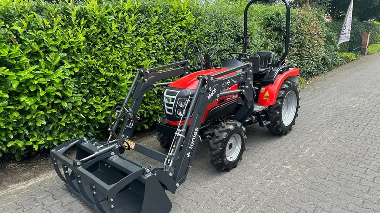 Fieldtrac 929EGT, mit Frontlader und Krokodilschaufel ab 270€ pro Monat.