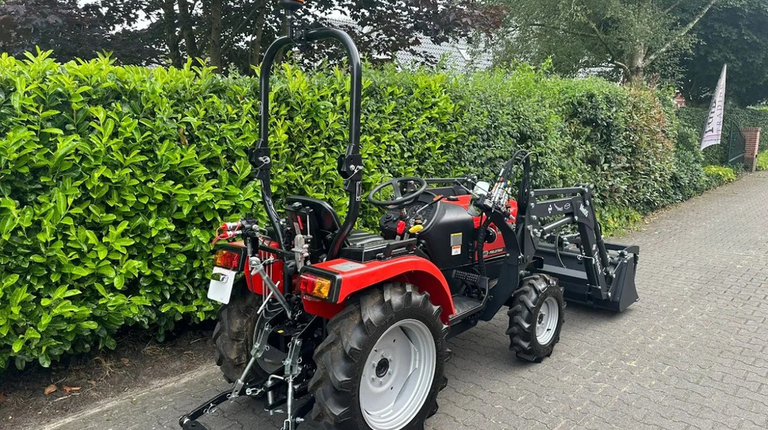 Fieldtrac 929EGT, mit Frontlader und Krokodilschaufel ab 270€ pro Monat.