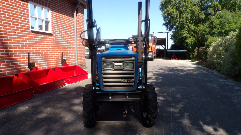 Iseki TU1500 mit Frontlader