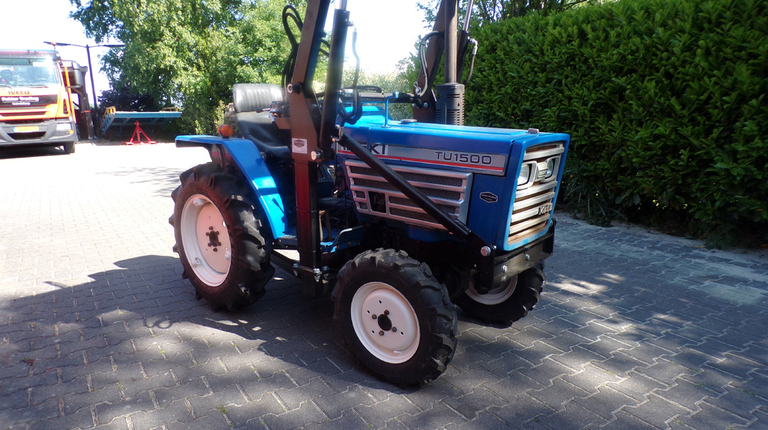 Iseki TU1500 mit Frontlader