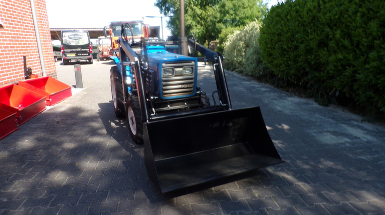 Iseki TU1500 mit Frontlader