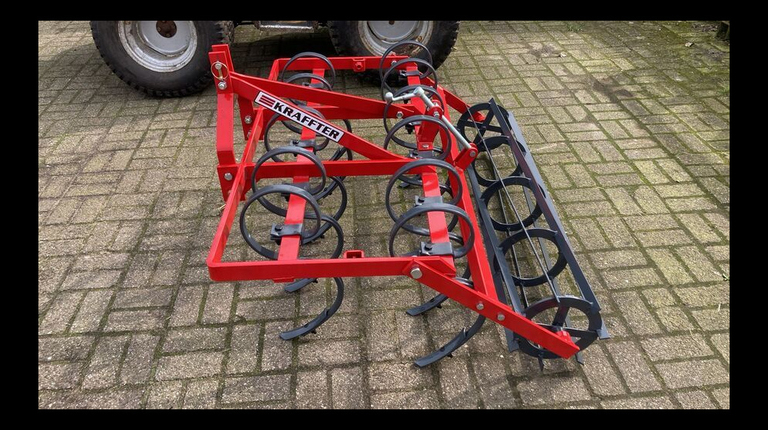 Kraffter Grubber 11 Zinken mit Walze CSR 140