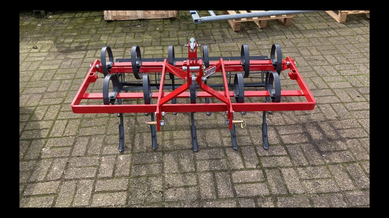 Kraffter Grubber 11 Zinken mit Walze CSR 140