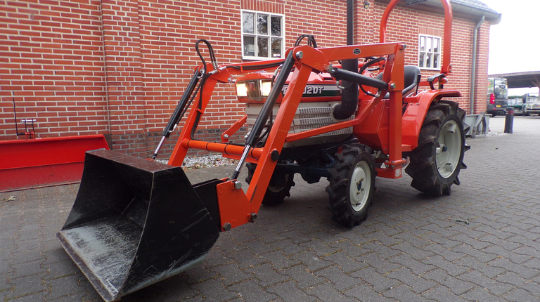 Kubota B1502DT mit Frontlader ab 90€ pro Monat.