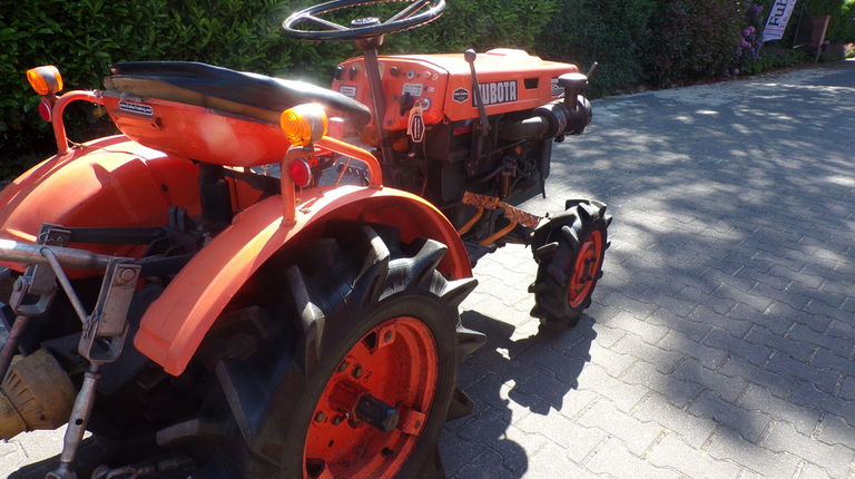Kubota B5000