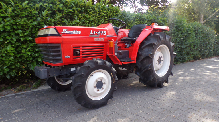 Kubota L1-275