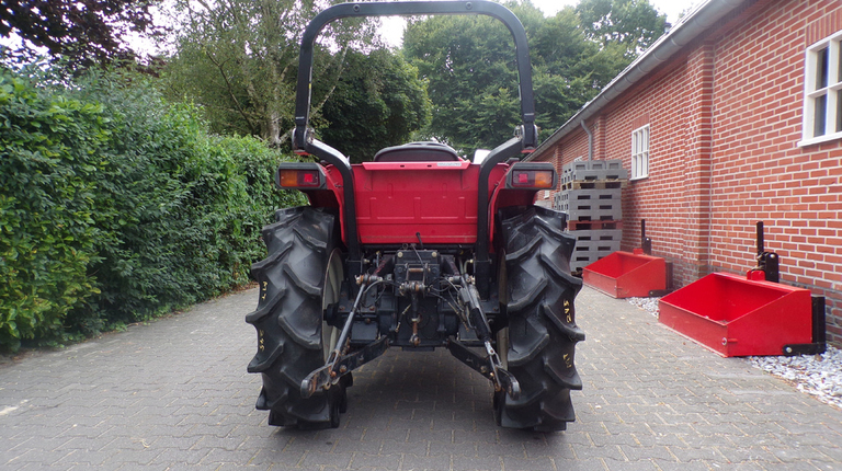 Mitsubishi MT245 mit Frontlader, ab 105€ pro Monat
