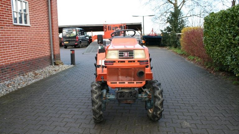 Kubota B1-15