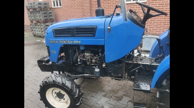 Lenar Tractor 204