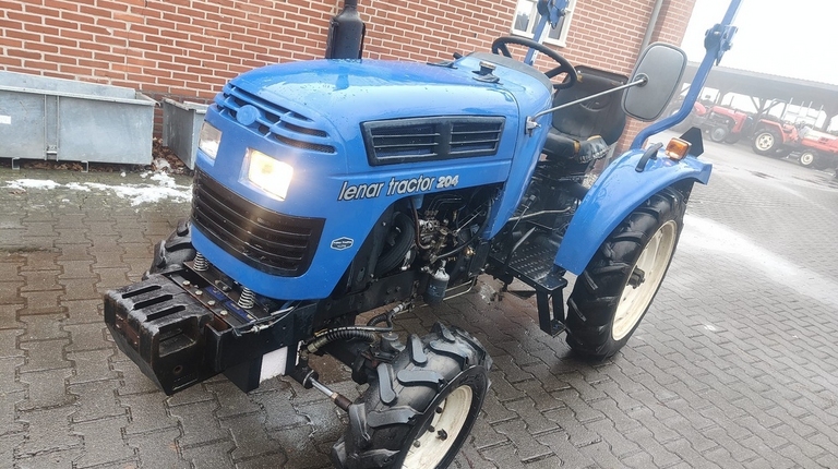 Lenar Tractor 204