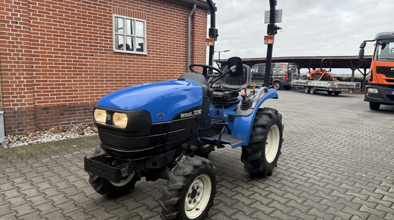 New Holland TC18D