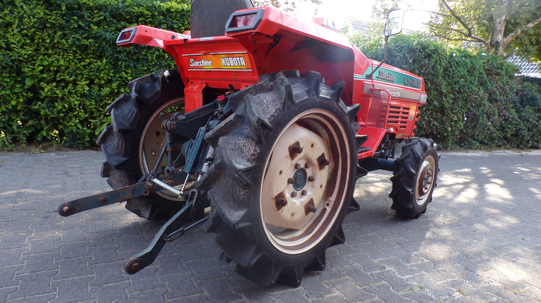 Kubota L1-185